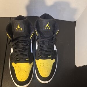Nike Air Jordan 1 High Top Sneakers in Black & Yellow